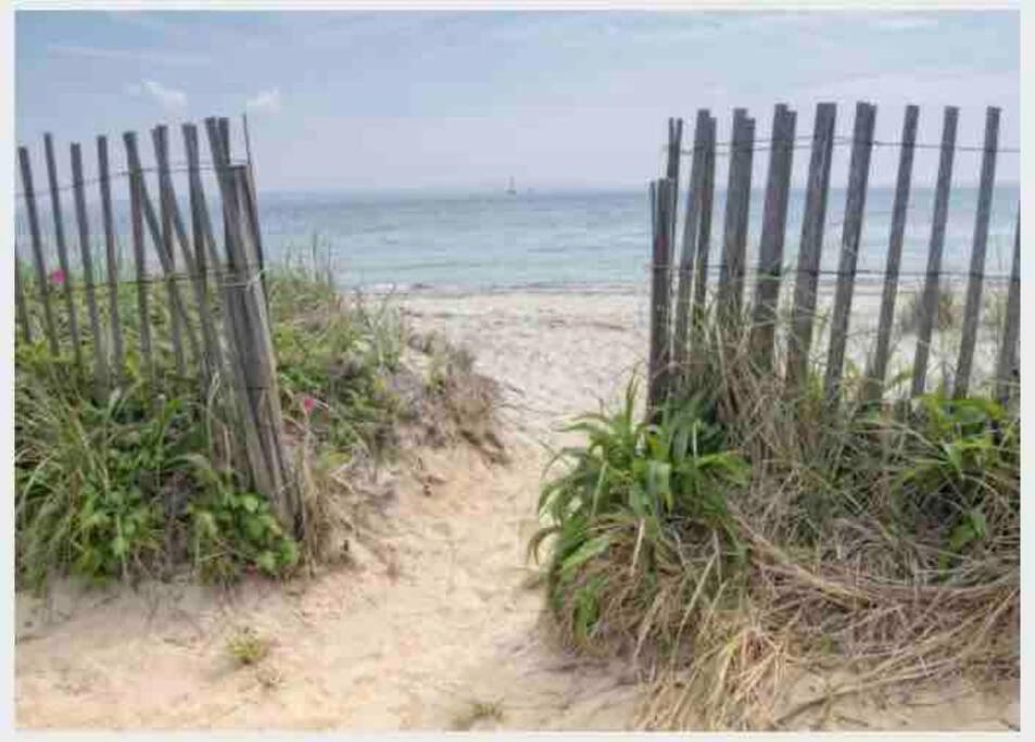 Charming Cottage Historic Falmouth Cape Cod Near Beach And Downtown 2Br 1Bath Deck Exterior photo