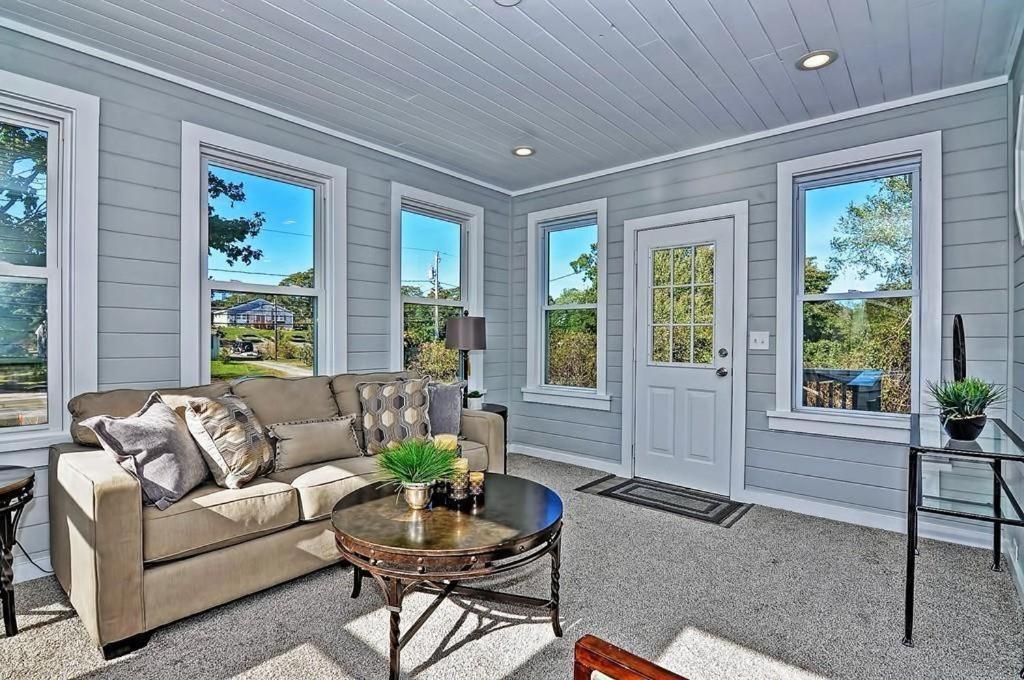 Charming Cottage Historic Falmouth Cape Cod Near Beach And Downtown 2Br 1Bath Deck Exterior photo