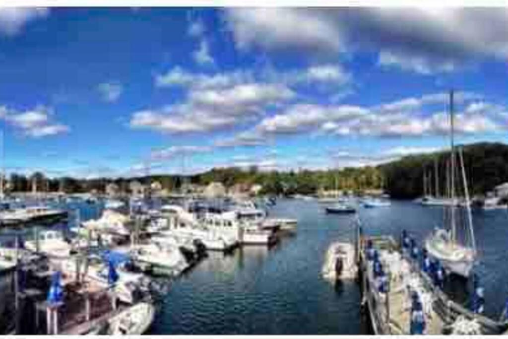 Charming Cottage Historic Falmouth Cape Cod Near Beach And Downtown 2Br 1Bath Deck Exterior photo