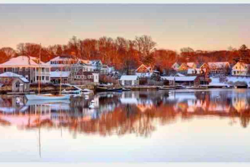 Charming Cottage Historic Falmouth Cape Cod Near Beach And Downtown 2Br 1Bath Deck Exterior photo